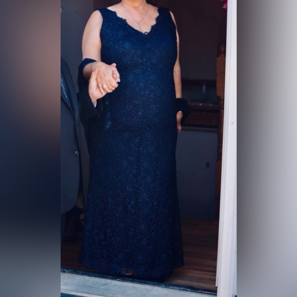 Evening gown - Picture 13 of 13